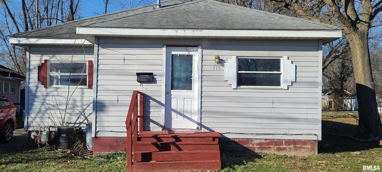 715 S Logan, West Frankfort, IL 62896
