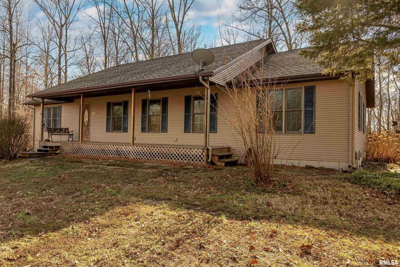 1296 Country Club Rd., Carbondale, IL 62903