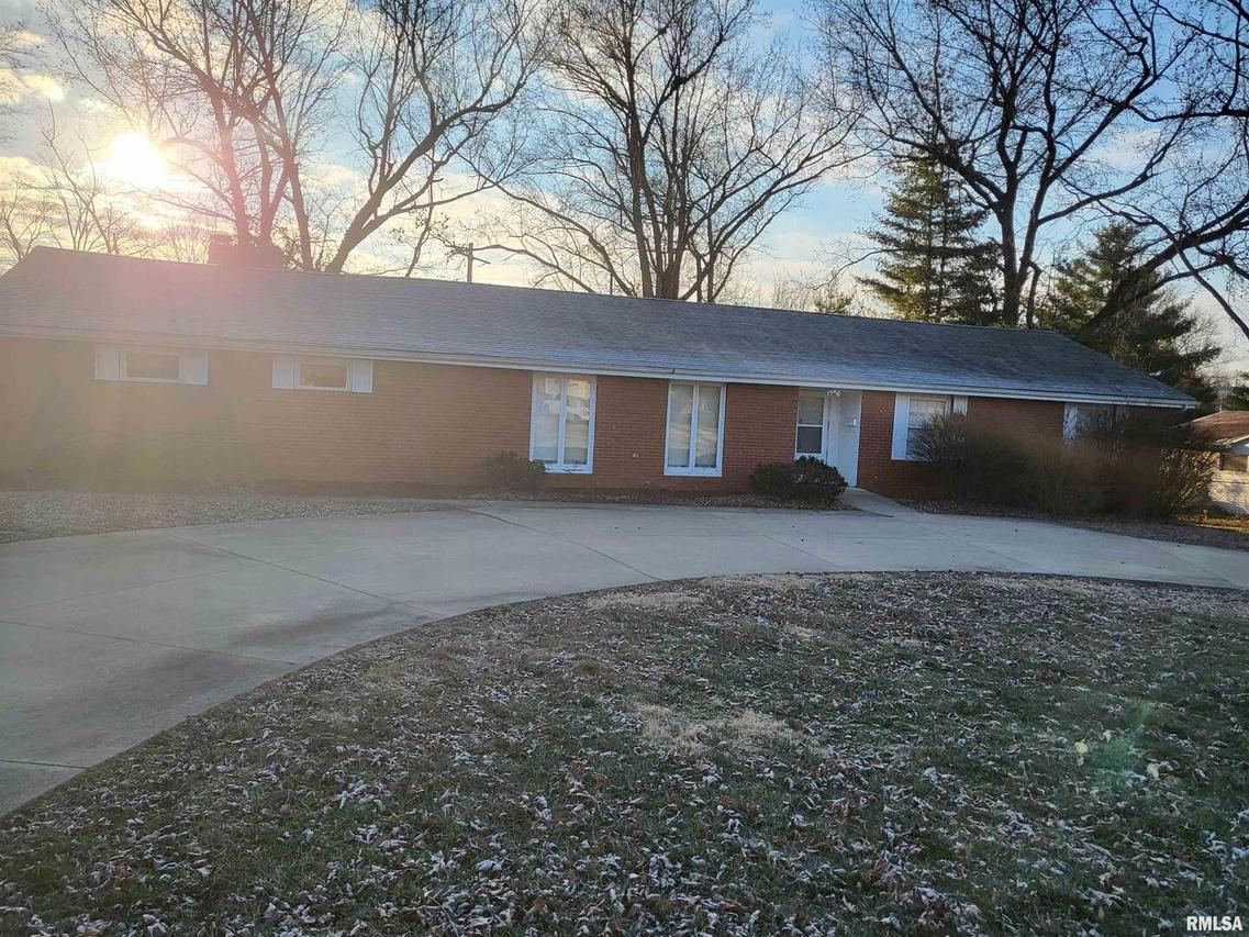 1 Hillcrest, Mt Vernon, IL 62864