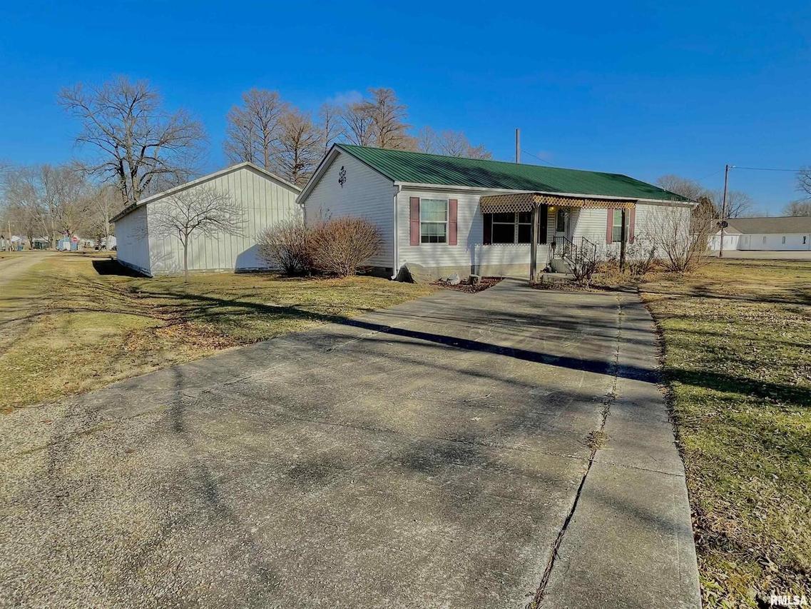 140 E Elm St., Noble, IL 62868