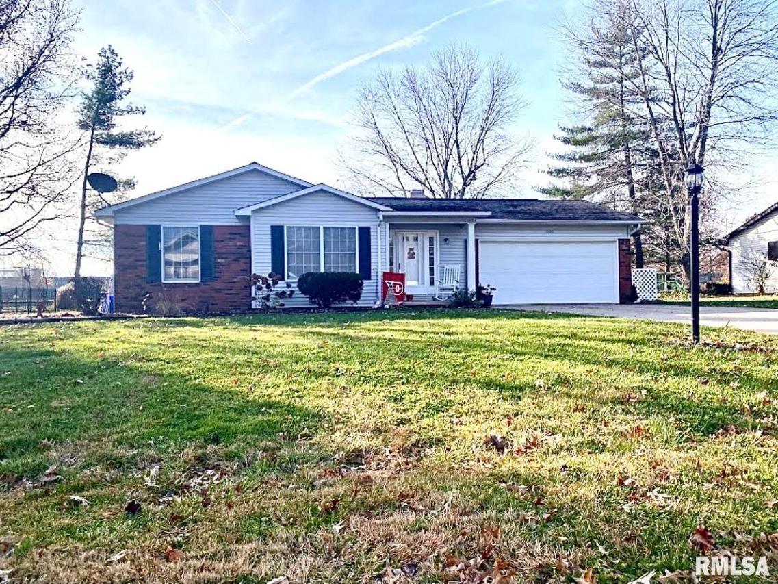 1009 Meadowlark Dr., Carterville, IL 62918