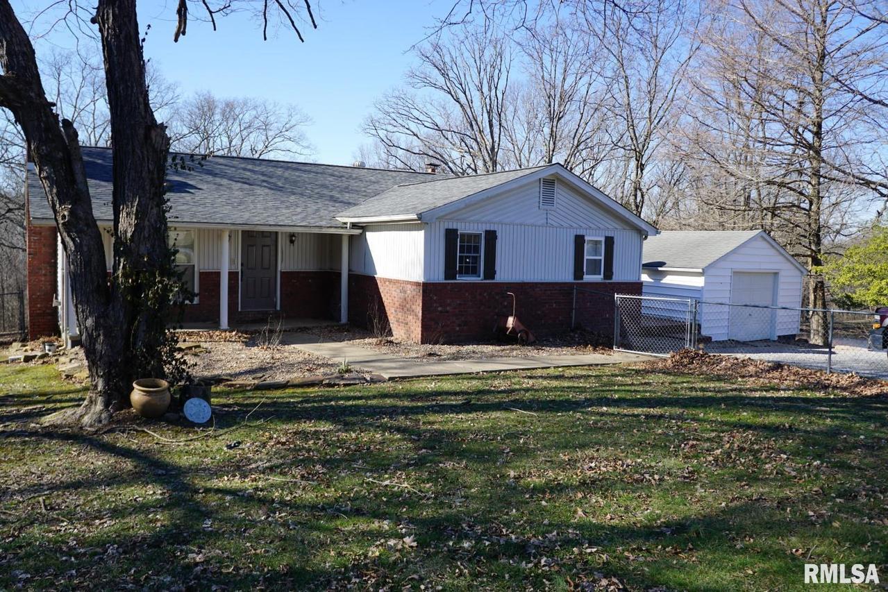 8694 Day Rd., Carbondale, IL 62901