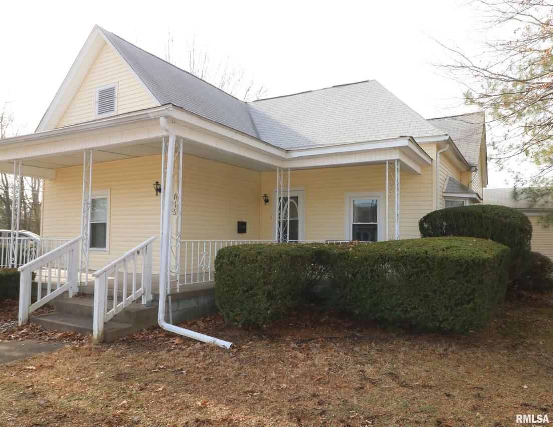 615 Mulberry St., Carterville, IL 62918