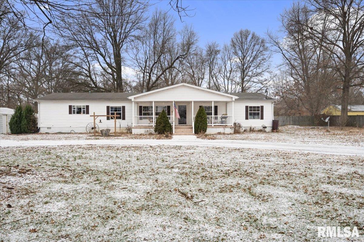 19437 Friendsville Ave., Mt Carmel, IL 62863