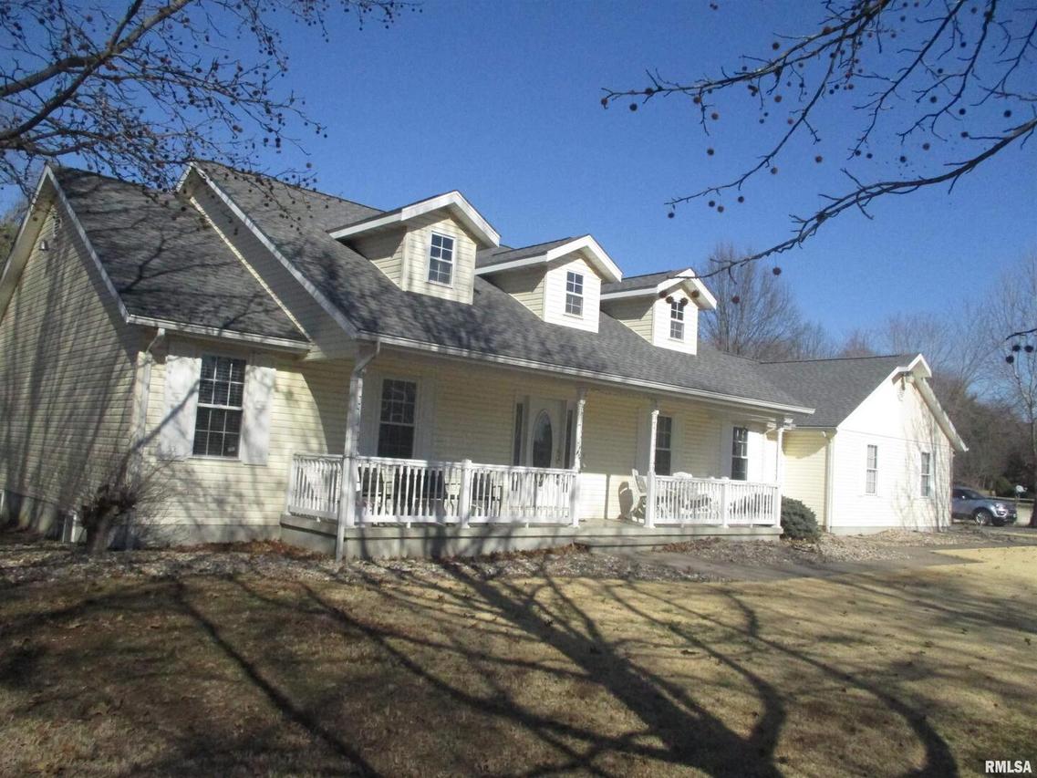 11894 Foxcroft Dr., West Frankfort, IL 62896