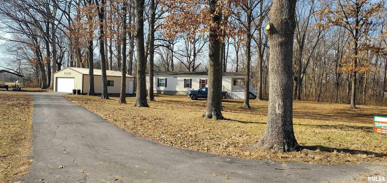 3643 Kendale Acres Rd., Tamaroa, IL 62888