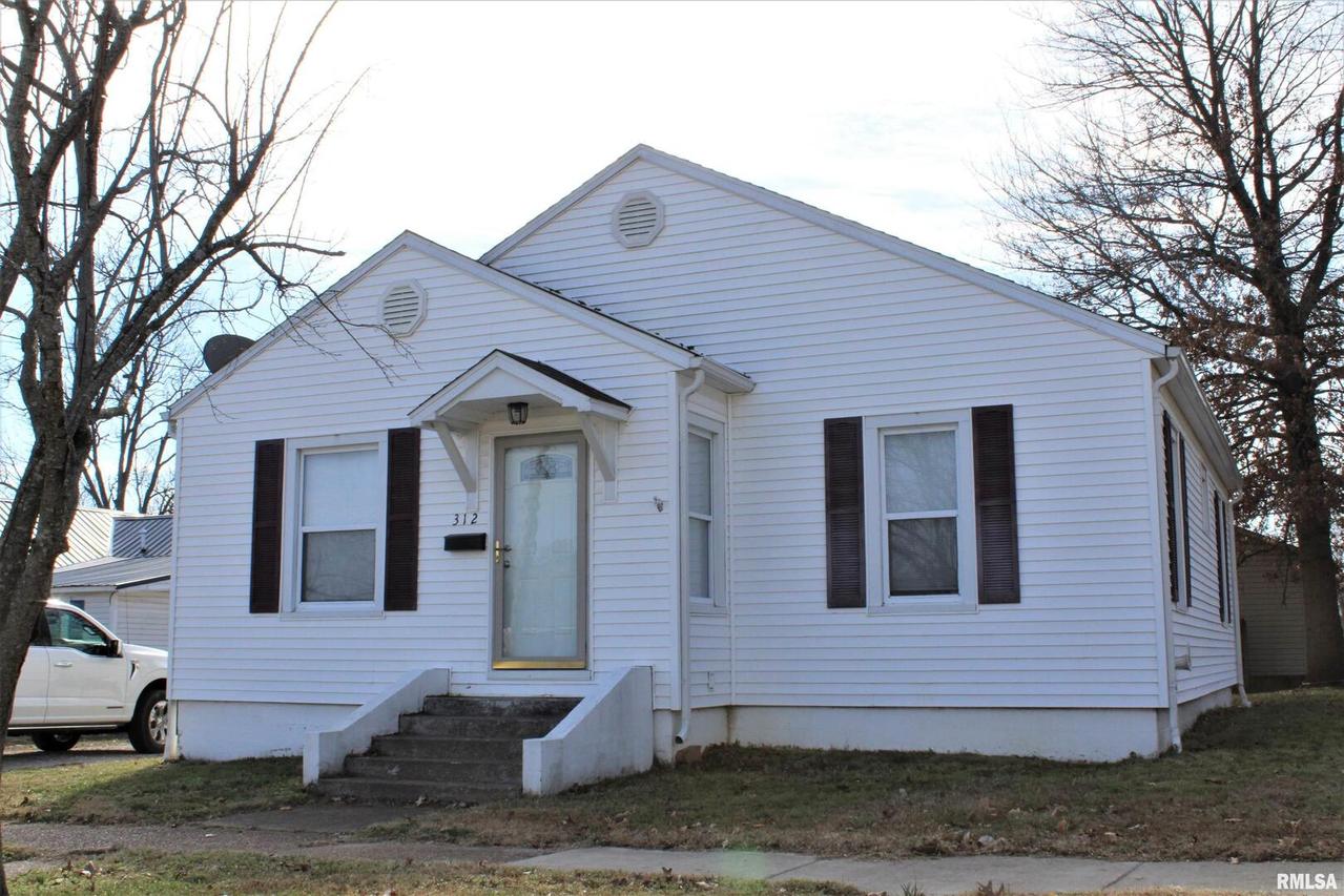 312 E 10th St., Metropolis, IL 62960