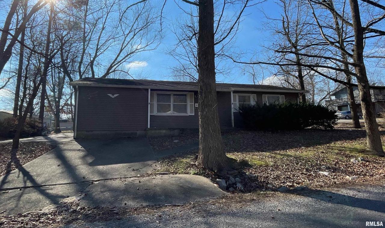 500 S 6th St., Herrin, IL 62948