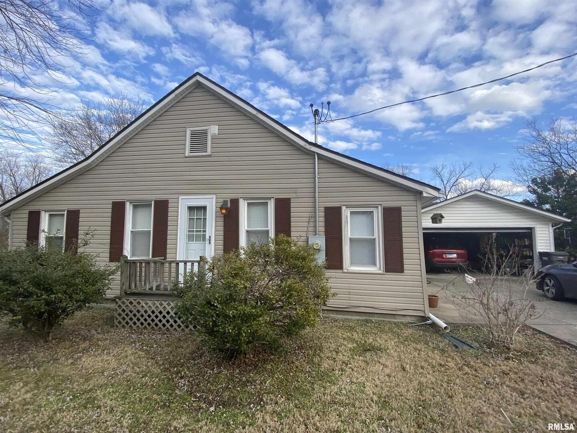 806 Crain St., Carterville, IL 62918