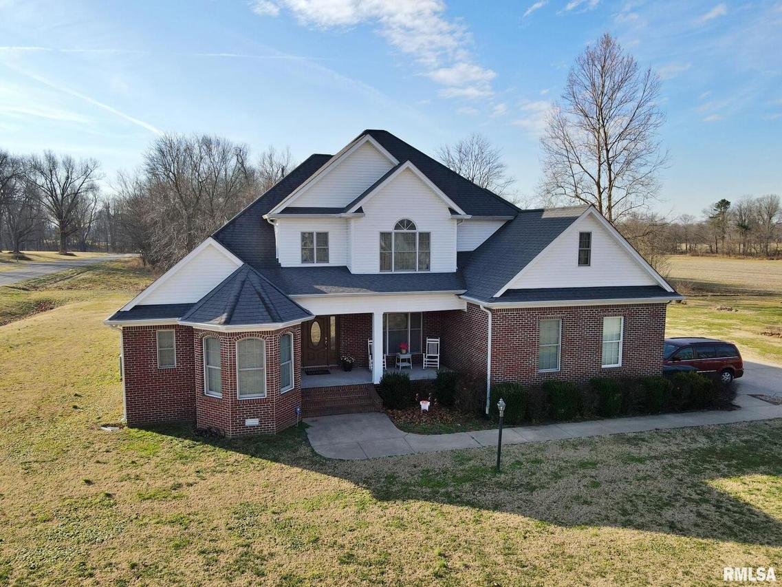 10 Deerfield Ln., Metropolis, IL 62960