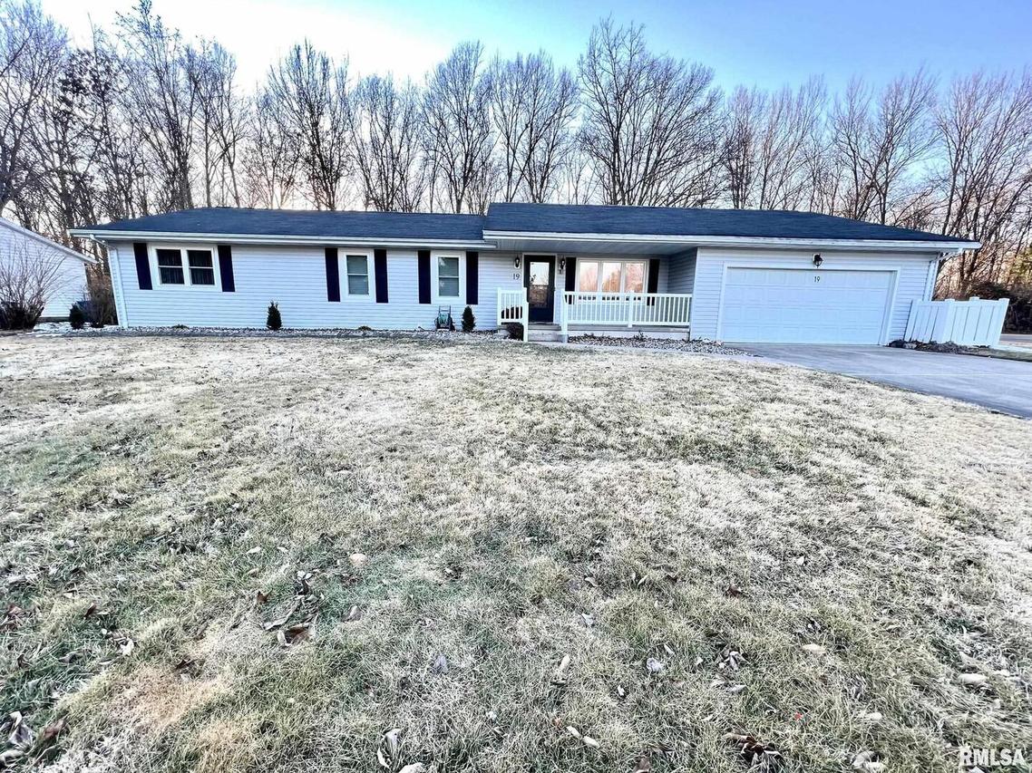 19 Lakewood Dr., Centralia, IL 62801