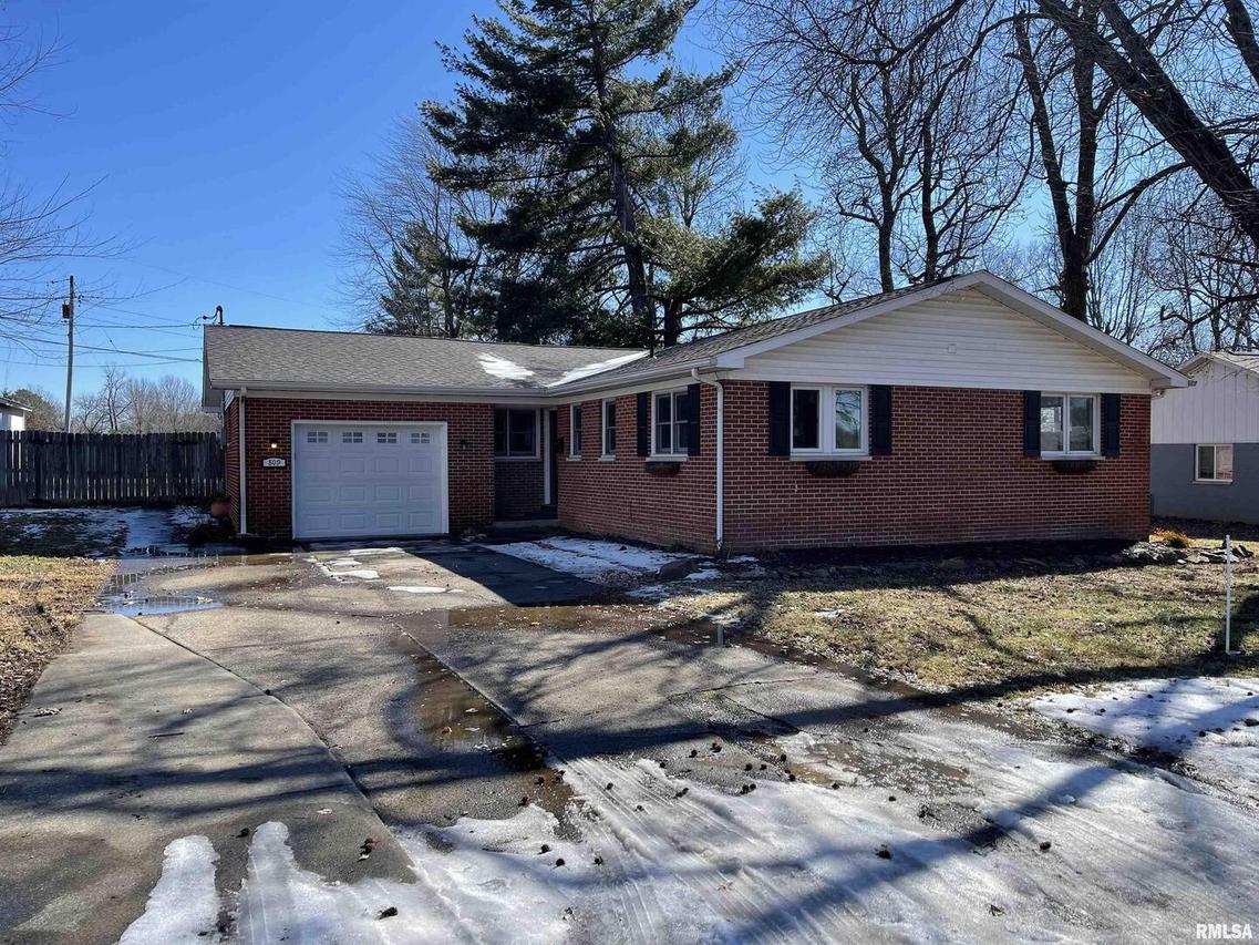 809 Dogwood Ln., Marion, IL 62959