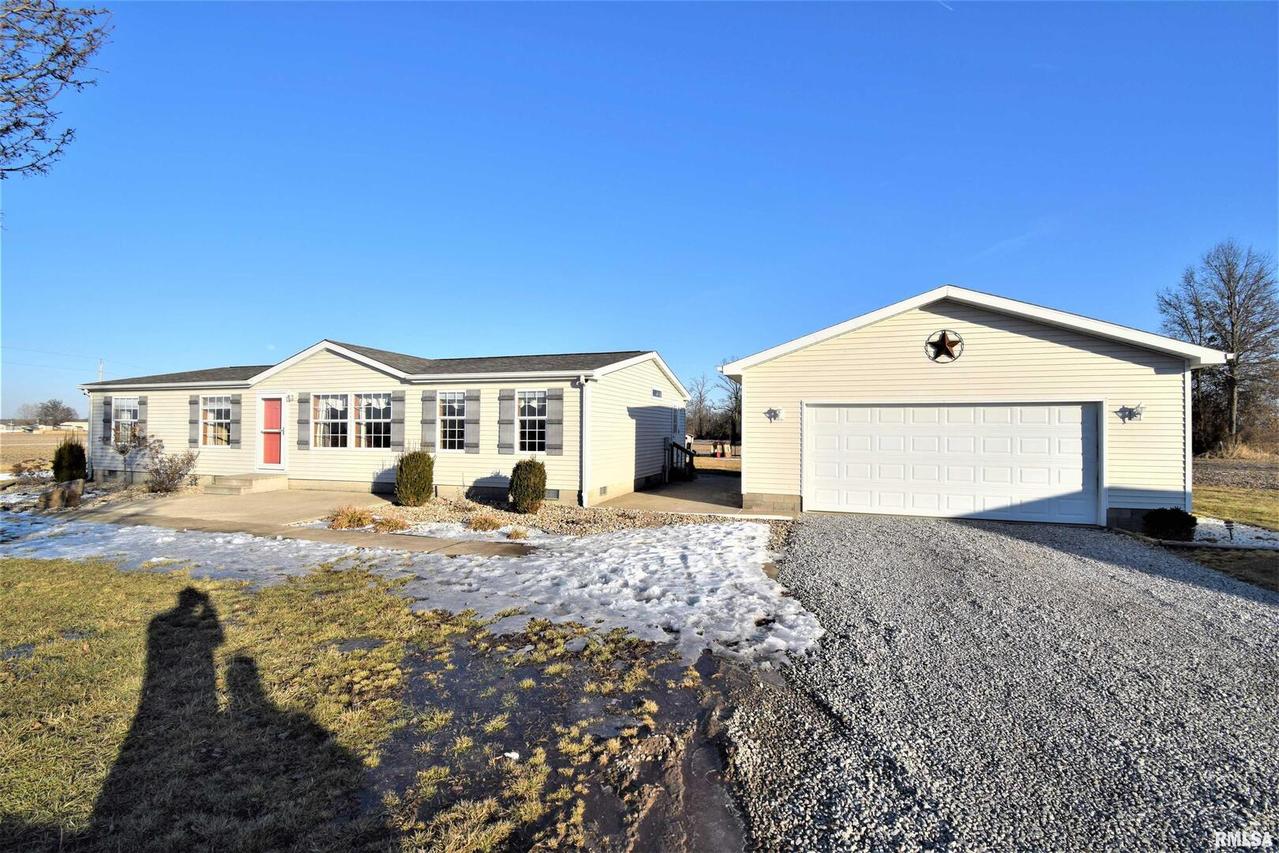 9814 N Dragonfly Ln., Waltonville, IL 62894