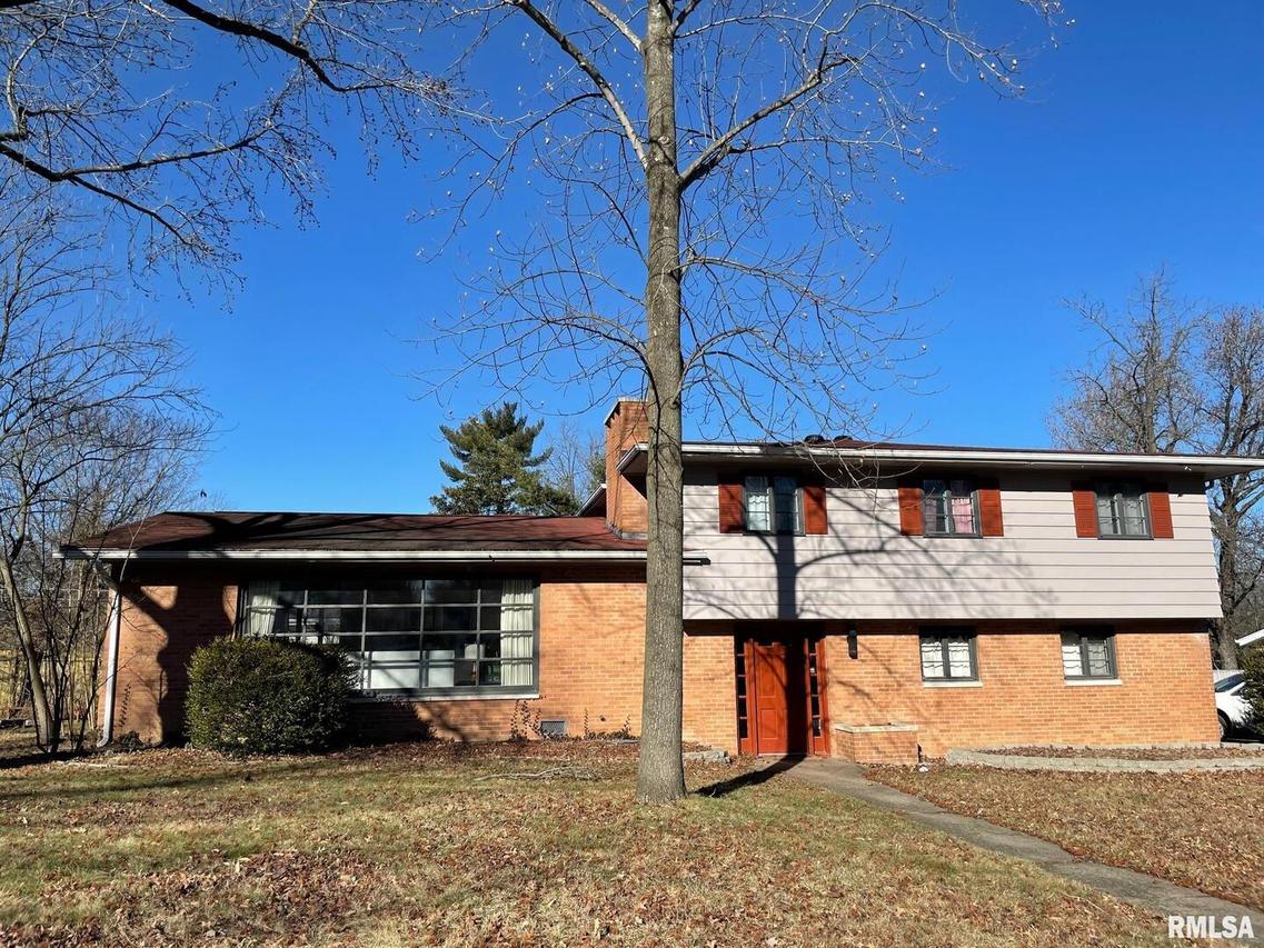 912 S Glenview Dr., Carbondale, IL 62901