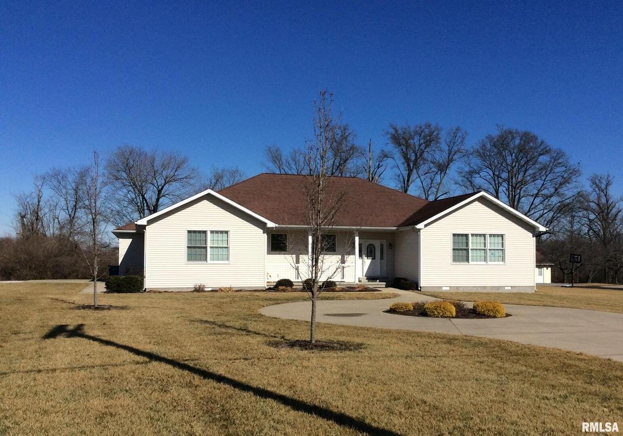 11016 E Hutchison Rd., Mt Vernon, IL 62864