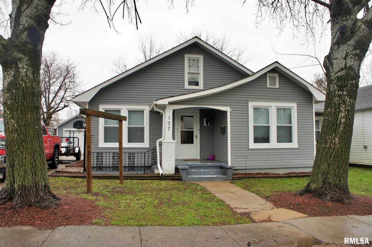 107 E 11th St., Metropolis, IL 62960
