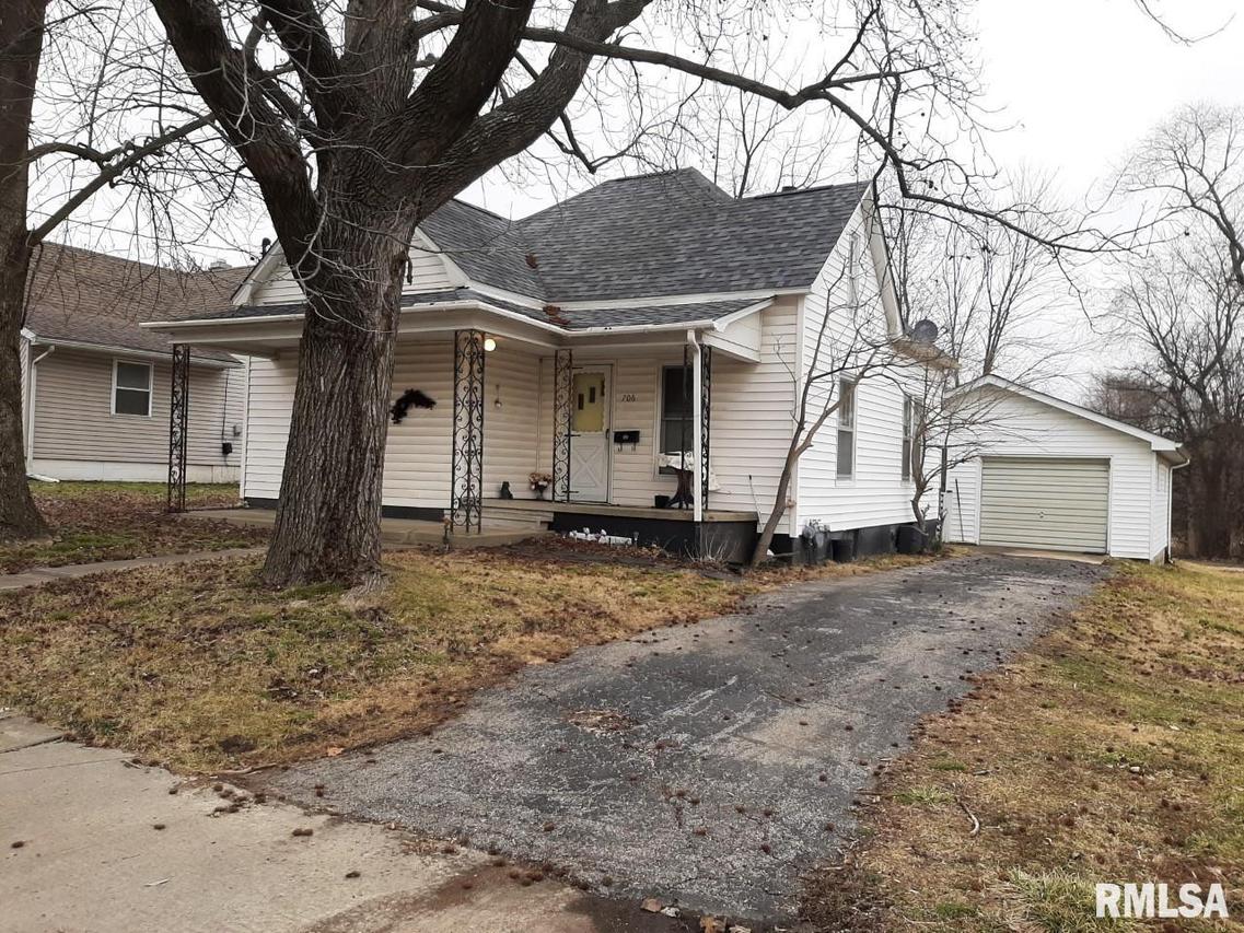 706 N Victor St., Christopher, IL 62822