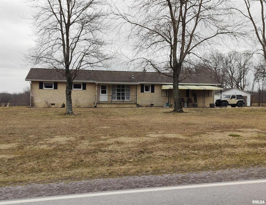 15822 State Route 242, Mcleansboro, IL 62859