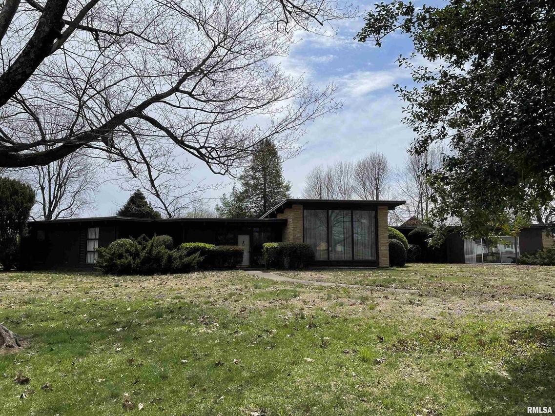 3 Hilanoa Dr., Metropolis, IL