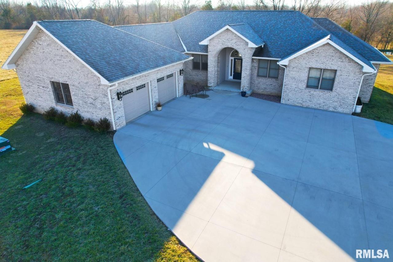 367 Wood Rd., Carbondale, IL 62901