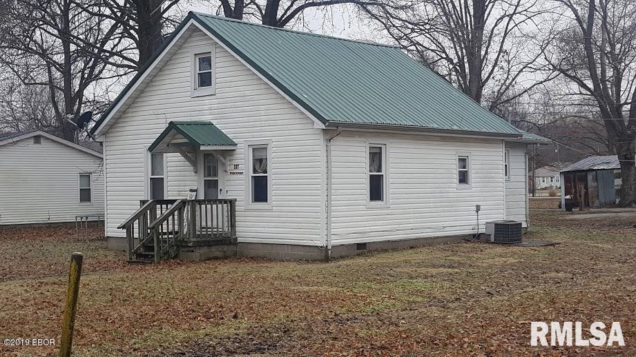 227 Wisconsin St., Pinckneyville, IL 62274