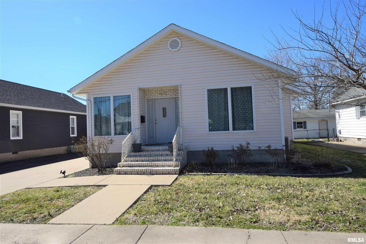 1009 N 13th St., Herrin, IL 62948