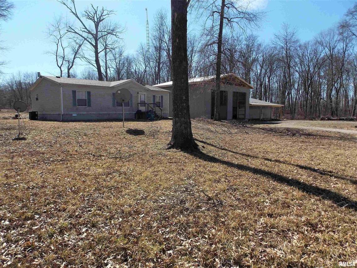 3234 Townhouse Rd., Salem, IL 62881