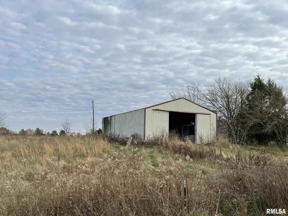 000 Rice Hill Rd., Grantsburg, IL 62943