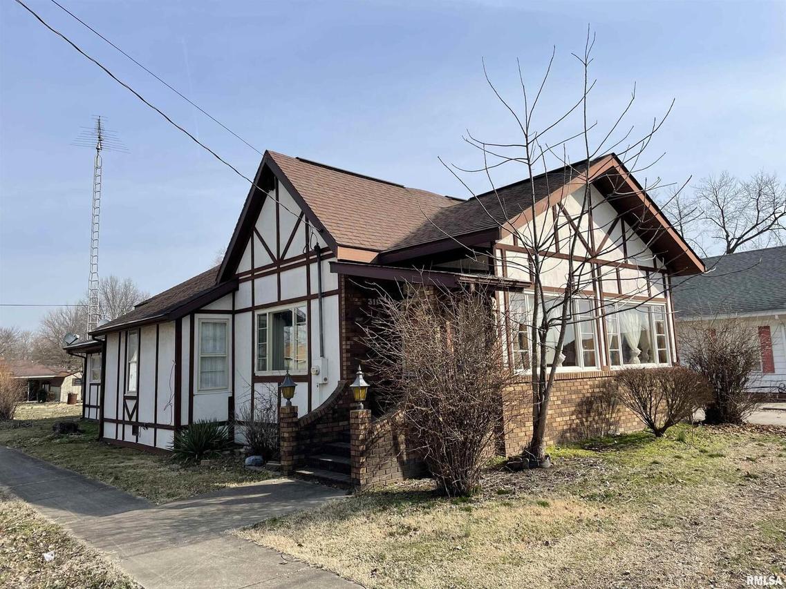 311 W Helen Ave., Christopher, IL 62822