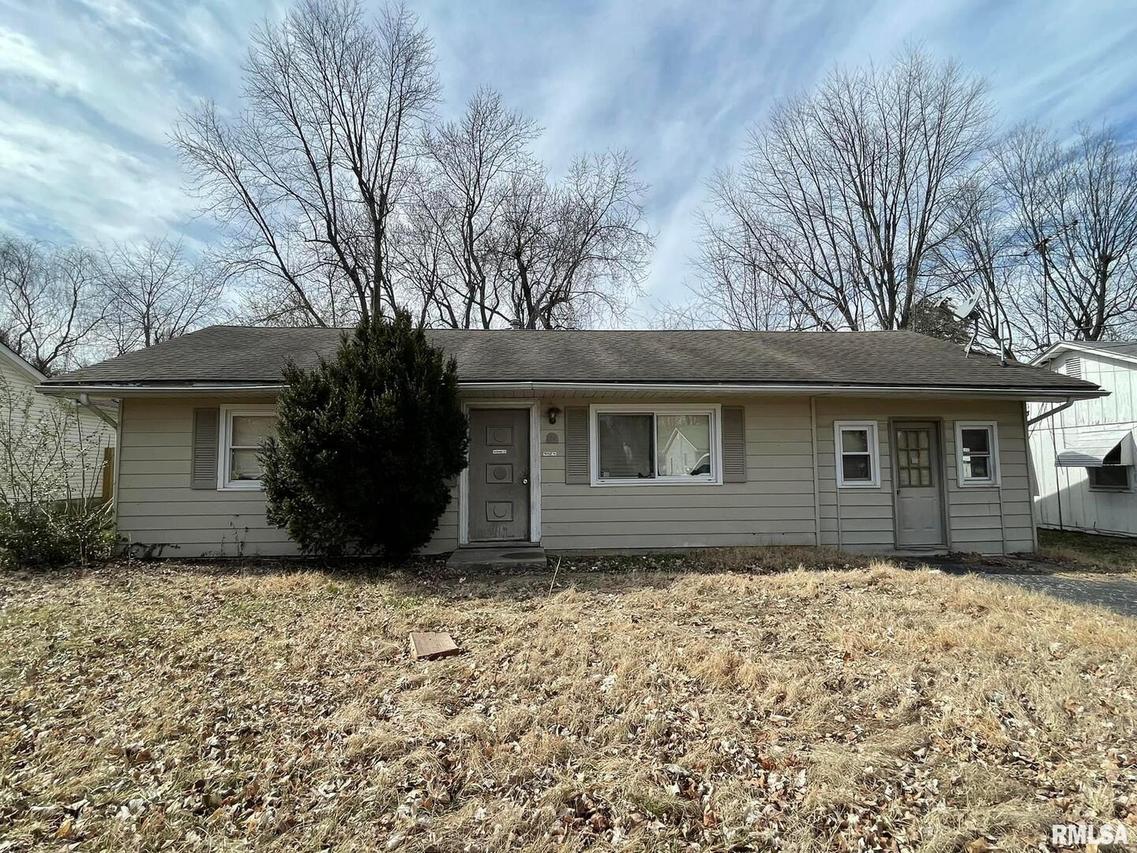 114 Oak Dr., Metropolis, IL 62960