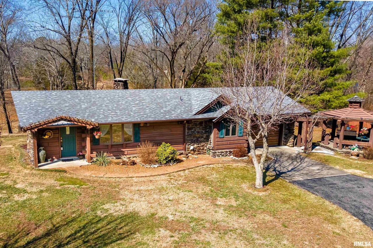 121 Whippoorwill Ln., Makanda, IL 62958