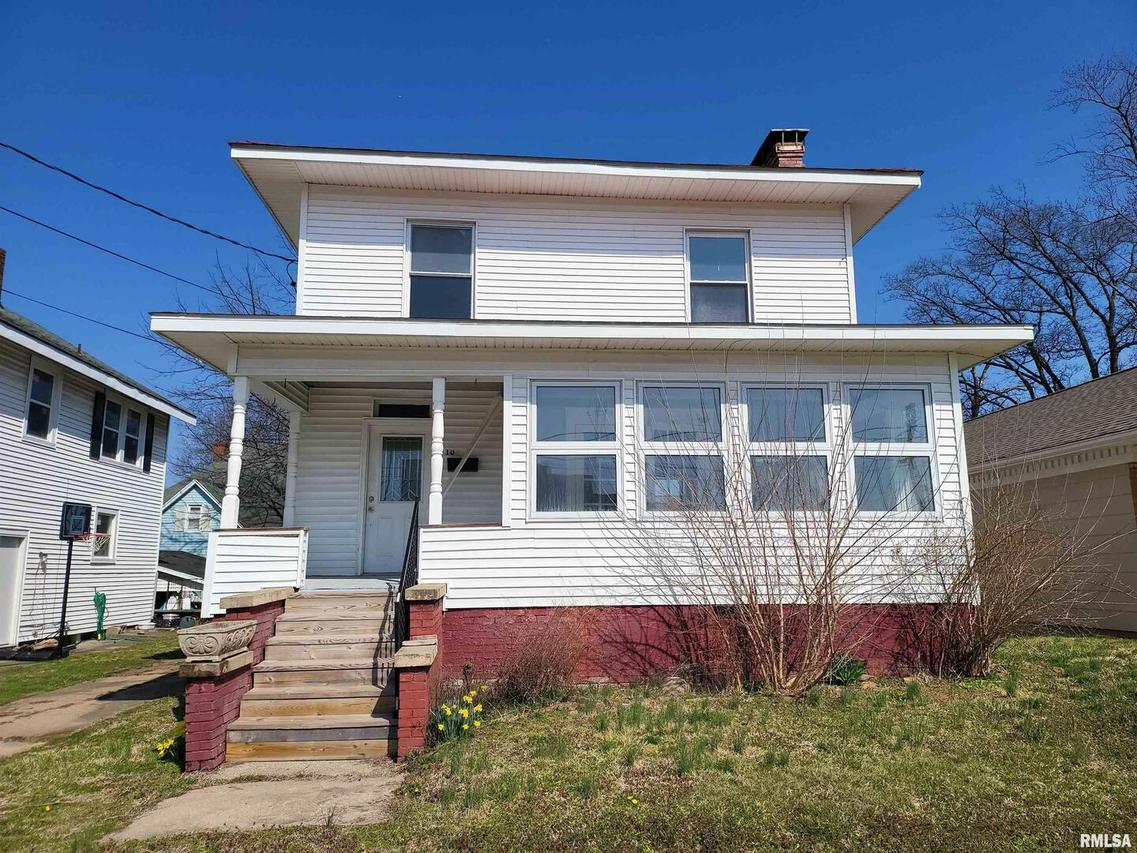 104 E Walnut St., Harrisburg, IL 62946