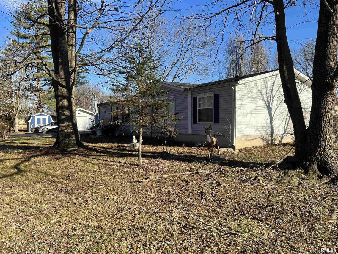 431 High St., Duquoin, IL 62832