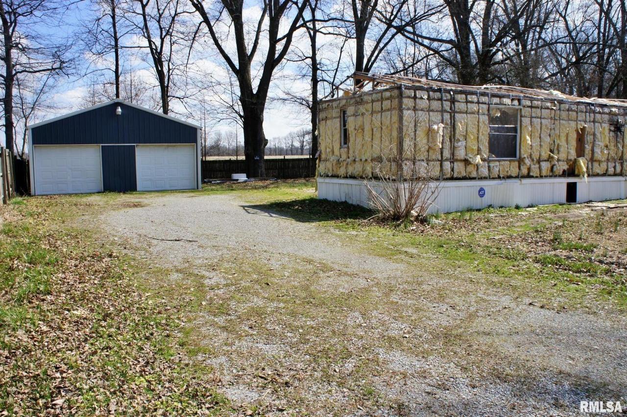 32 Eastland Dr., Metropolis, IL 62960