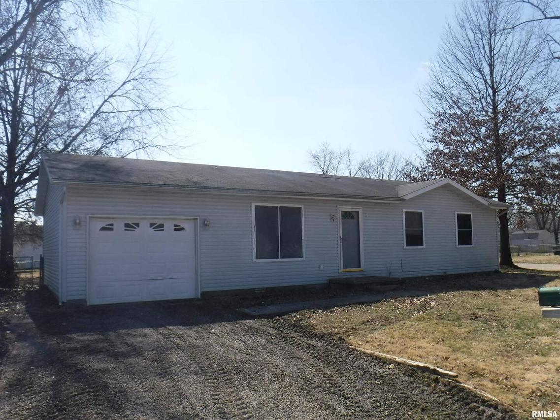 123 Lamar Dr., Salem, IL 62881