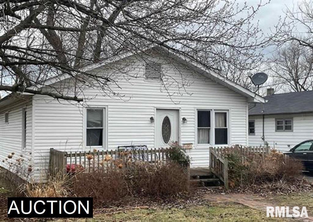 1003 Glendale St., Benton, IL 62812