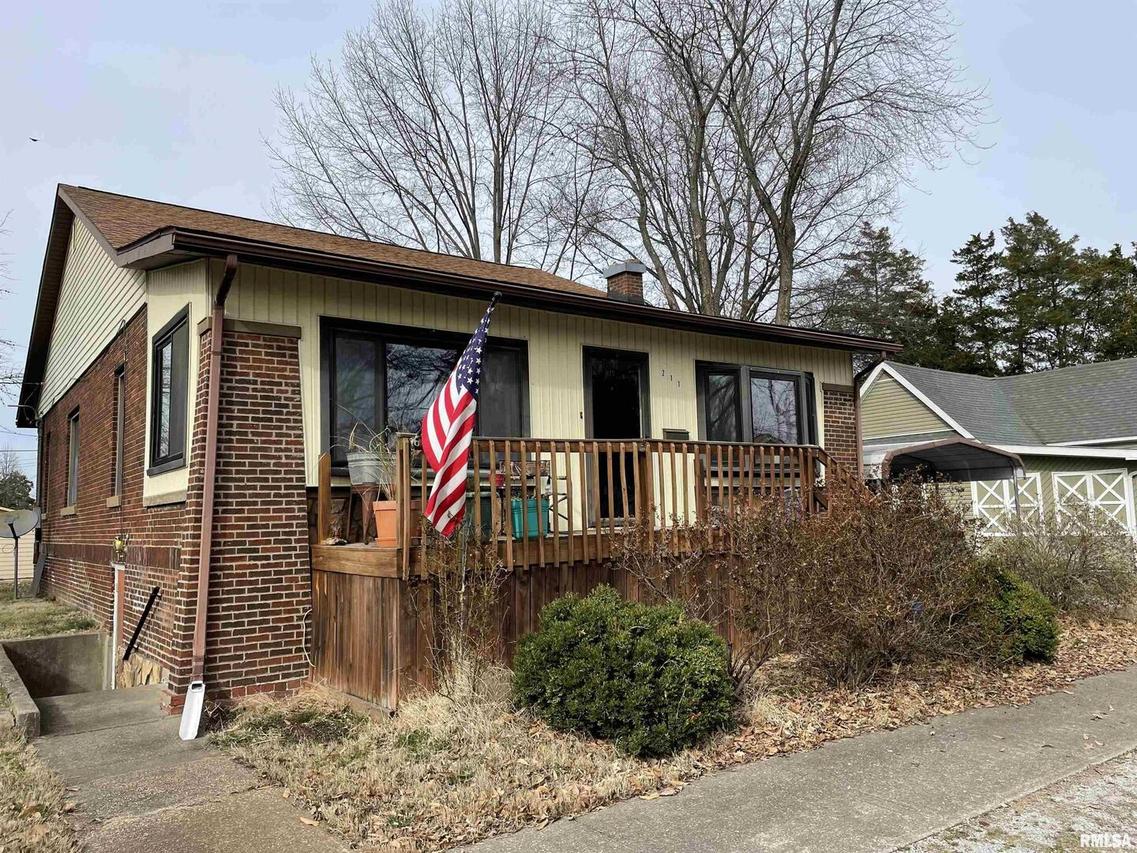 211 Mcfall St., Benton, IL 62812