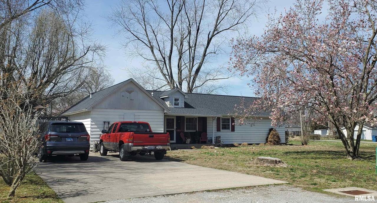 207 S Leonard St., Duquoin, IL 62832