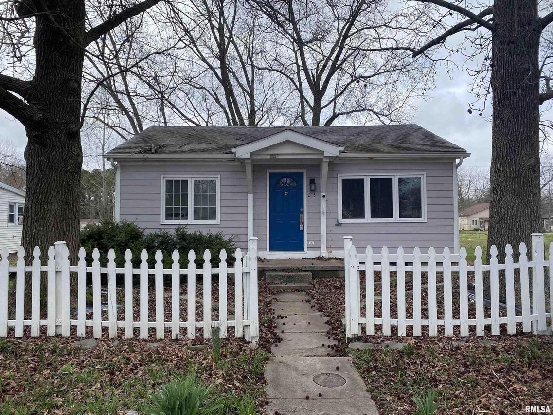 213 Walnut St., Desoto, IL 62924