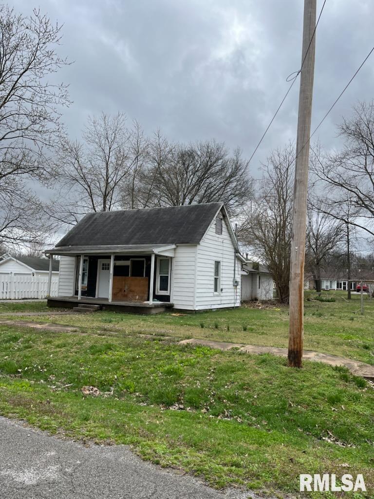 405 E Reeves St., Marion, IL 62959