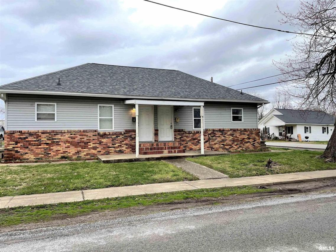 1400 Monroe St., Johnston City, IL 62951