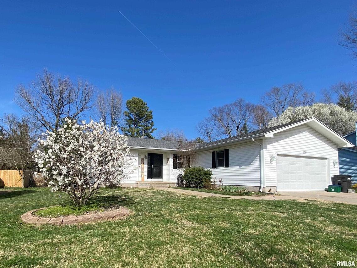 619 S Surrey Ln., Carbondale, IL 62901