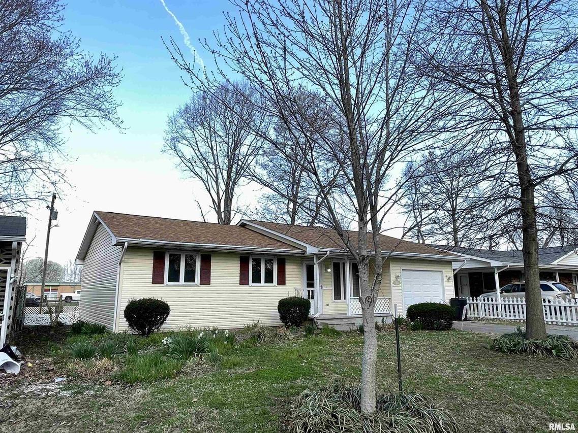 703 Franklin Ave., West Frankfort, IL 62896