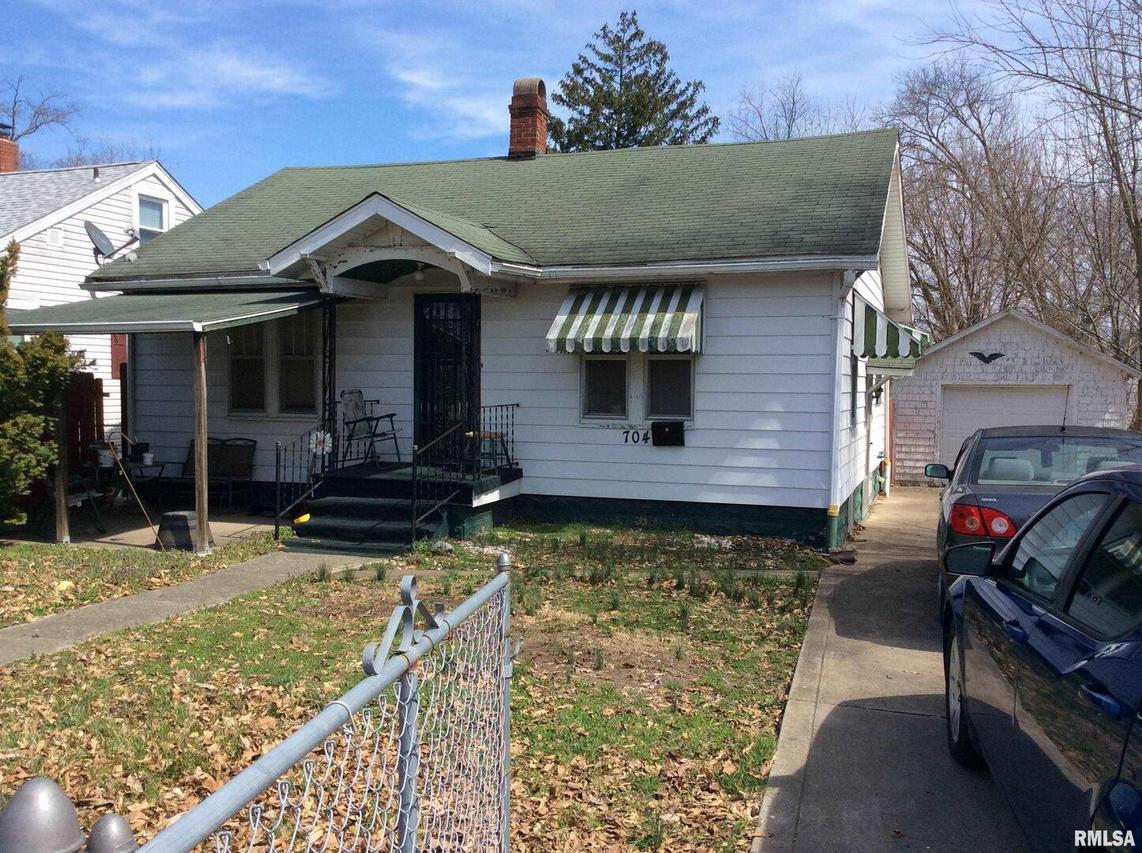 704 S 25th St., Mt Vernon, IL 62864