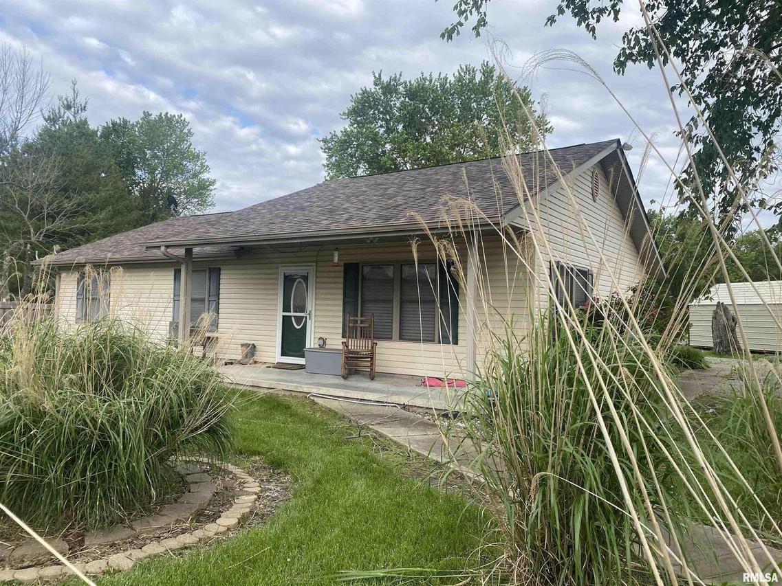 14564 Christmas Tree Rd., Johnston City, IL 62951