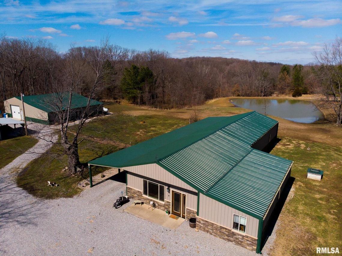 69 County Road 2300 N Rd., Xenia, IL 62899