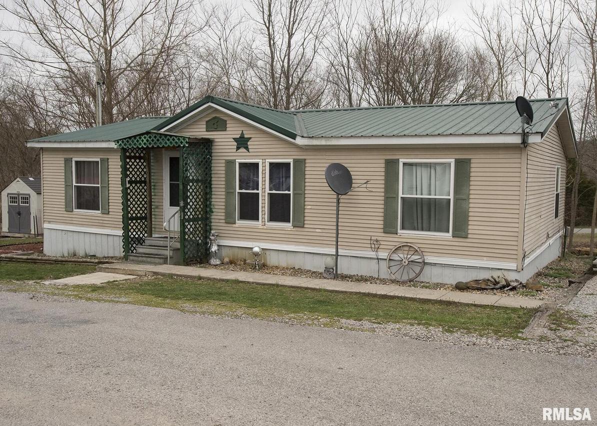 60 East St., Simpson, IL 62985