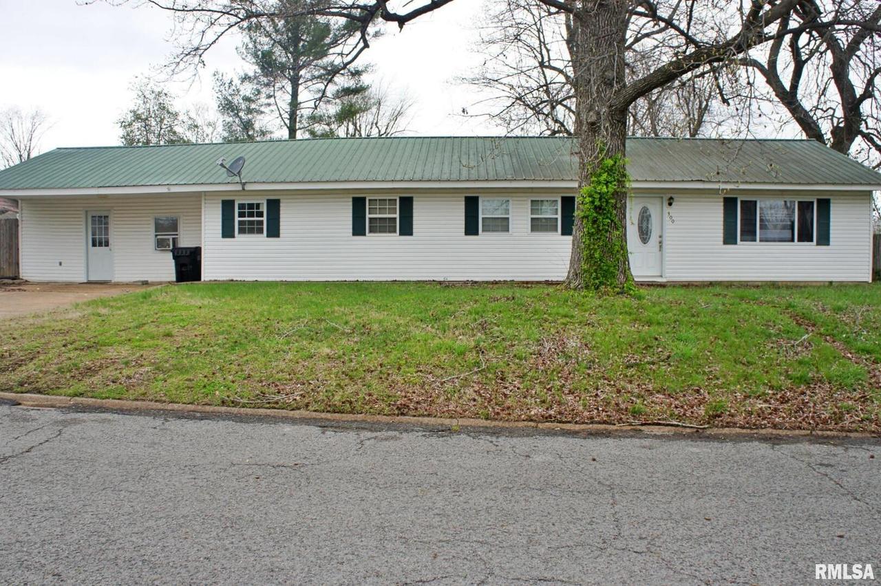 300 Baker Dr., Metropolis, IL 62960