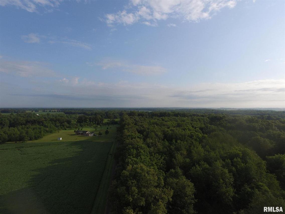 000 E 2400 E Rd., Fairfield, IL 62837