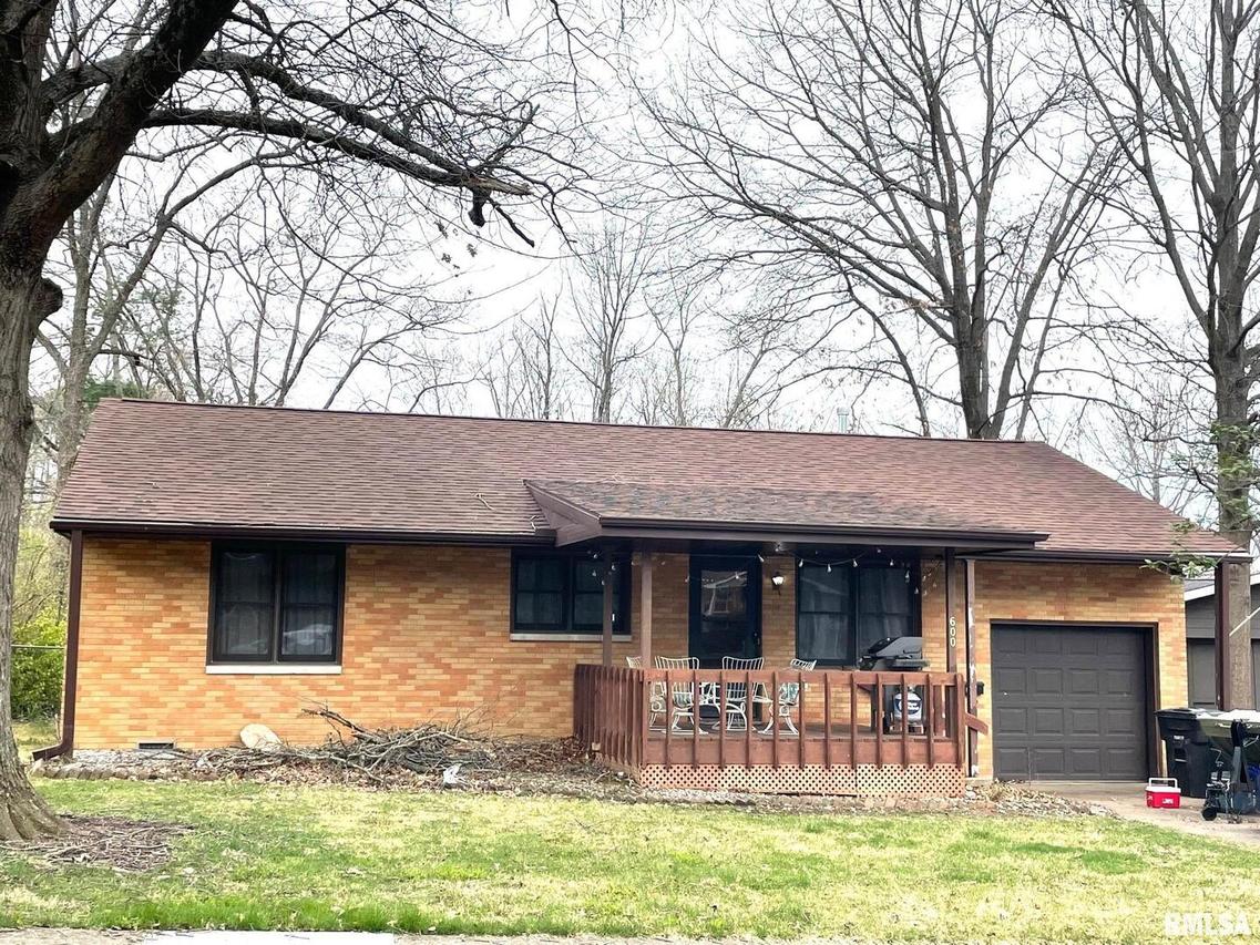 600 Taylor Dr., Carbondale, IL 62901